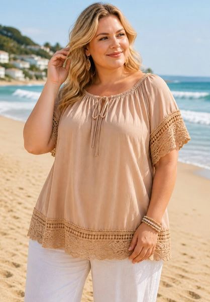 Immagine di QUALITY TOP WITH LACE